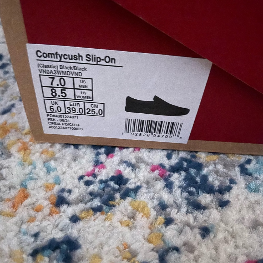 Size 8.5 womens Vans comfort shoes with memory foam insole. Worn for 30 min